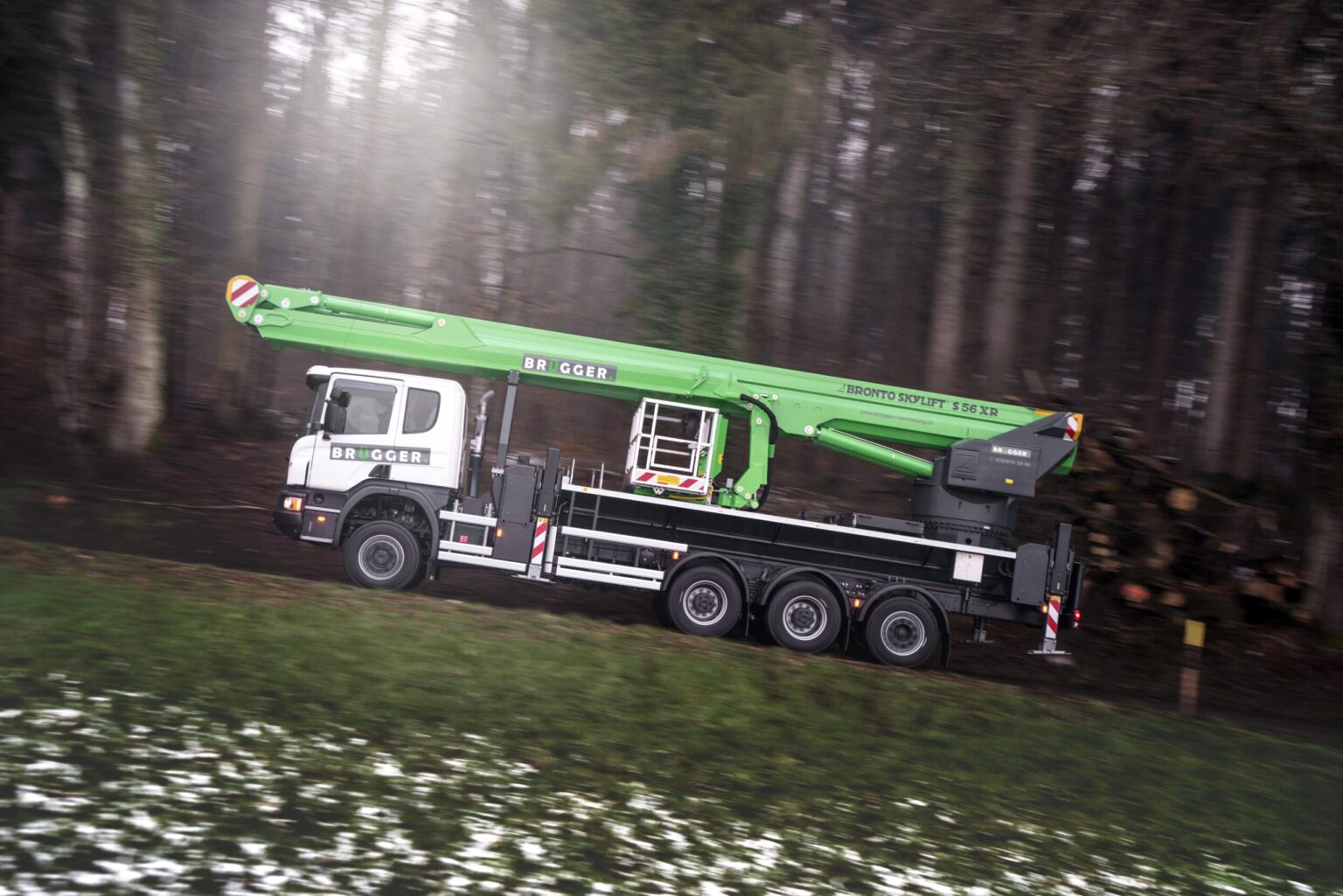 Automobilinis keltuvas Bronto S-XR Range (47 - 70 m)